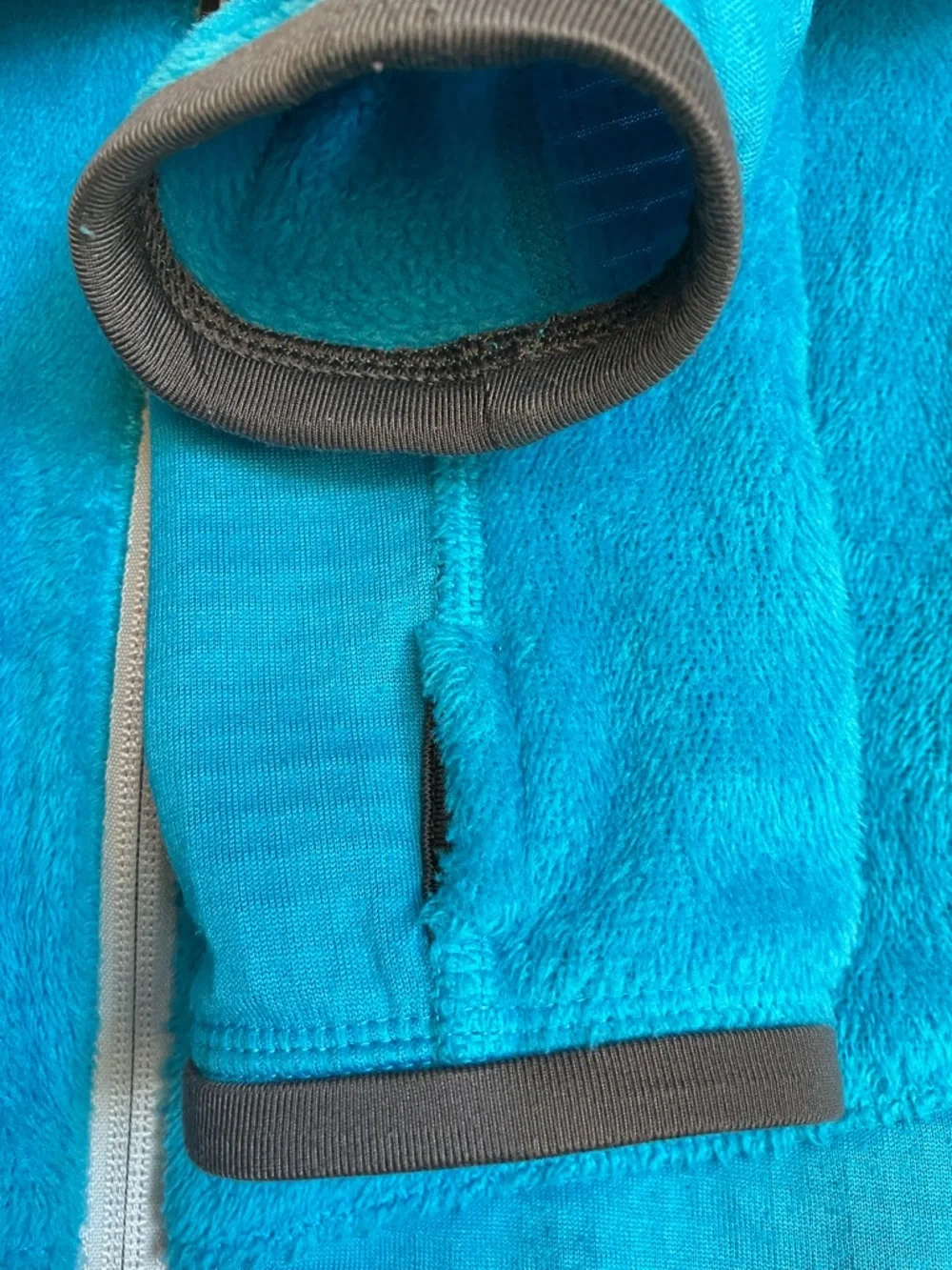 Patagonia R2 Jacket - Picture 7 of 15